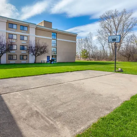 Days Inn By Wyndham Plattsburgh-2